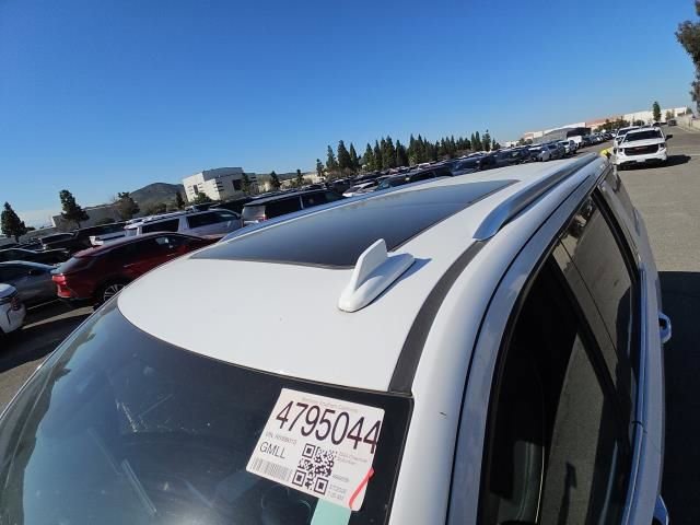 Used 2024 Chevrolet Suburban Premier RWD image 2