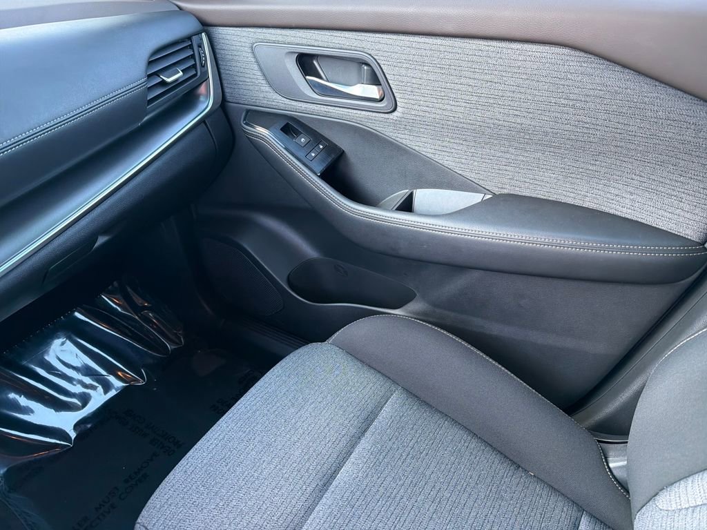 Certified 2023 Nissan Rogue SV image 30