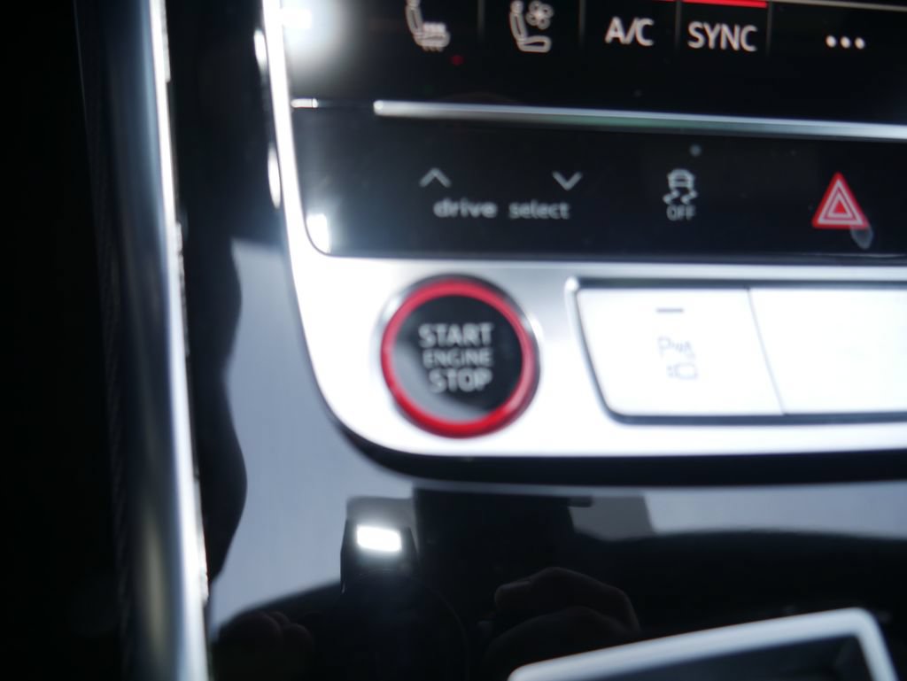 Certified 2024 Audi SQ8 Premium Plus w/ S Sport Package AWD/4WD image 35