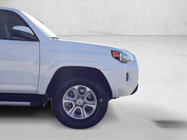 Used 2018 Toyota 4Runner SR5 w/ Preferred Accessory Package AWD/4WD image 11