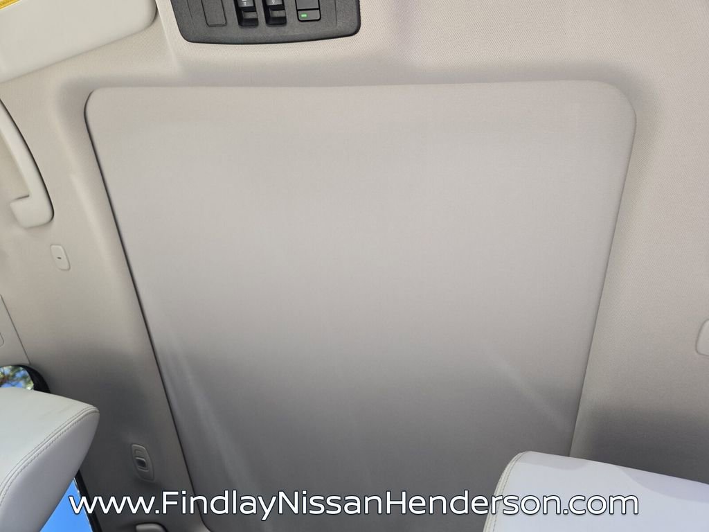 Used 2023 Nissan Rogue SL w/ SL Premium Package image 11