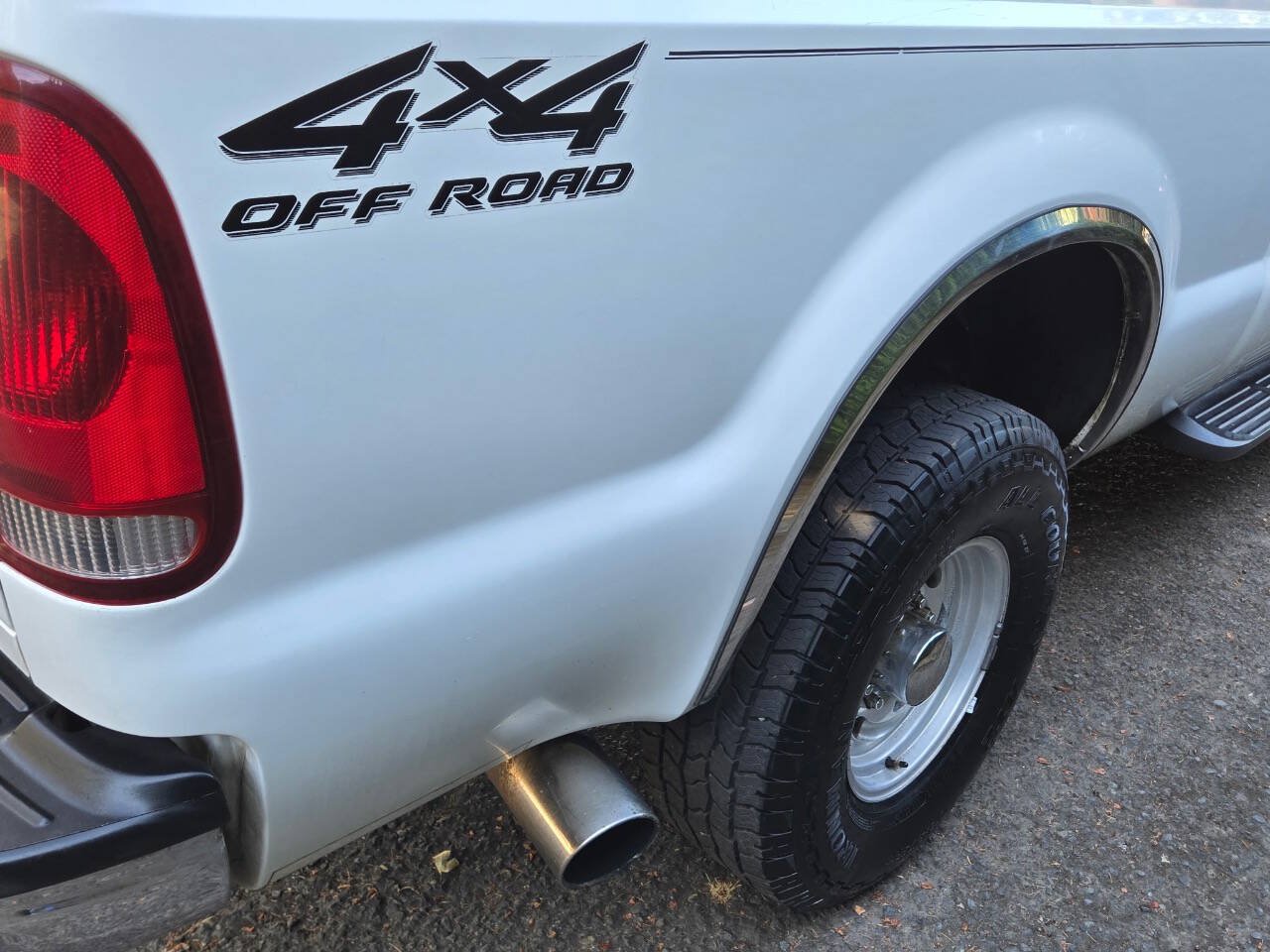 Used 2001 Ford F250 XLT AWD/4WD image 1
