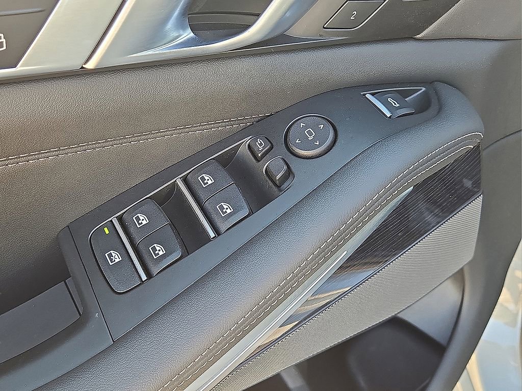 Used 2026 BMW X5 sDrive40i image 19