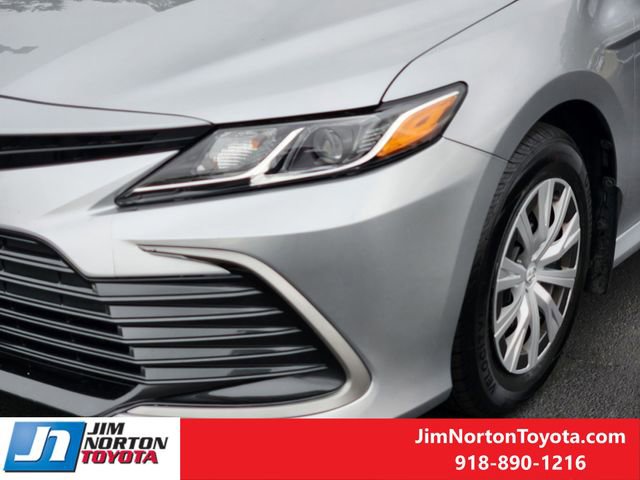 Used 2023 Toyota Camry LE FWD image 11
