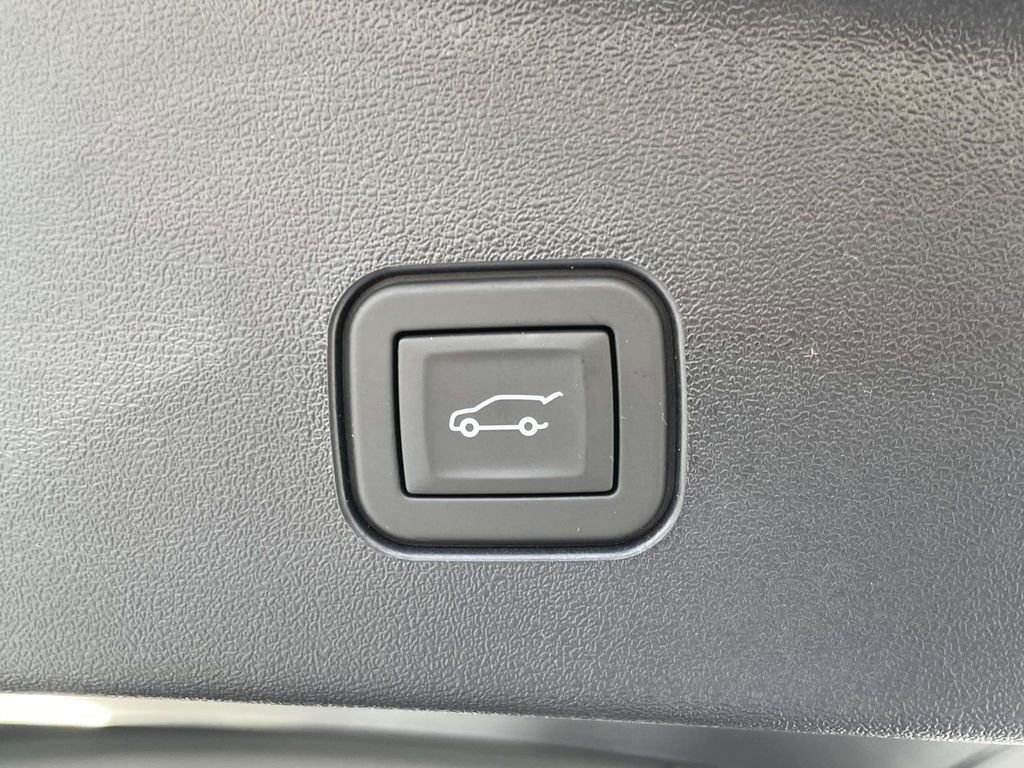 New 2026 Cadillac Vistiq Sport image 11