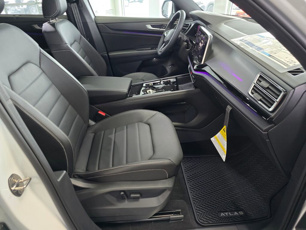New 2024 Volkswagen Atlas Cross Sport SEL R-Line image 31