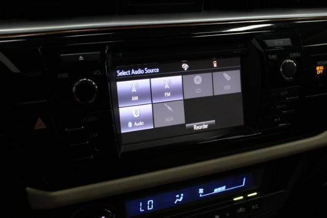 Used 2015 Toyota Corolla LE FWD image 14