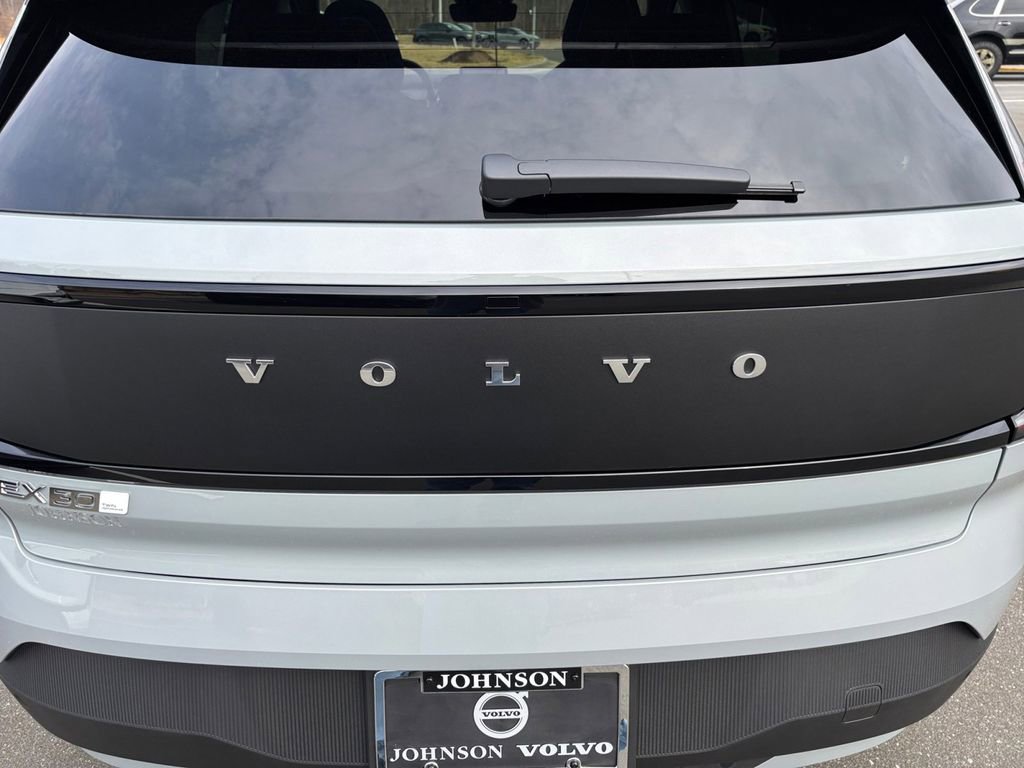 New 2026 Volvo EX30 Cross Country Ultra image 5