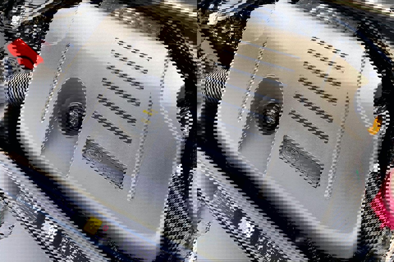 New 2026 Land Rover Range Rover SE image 15