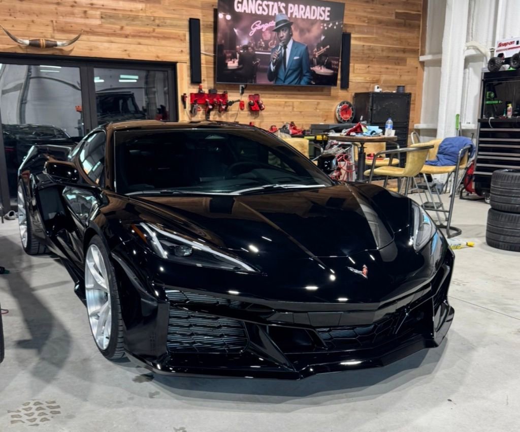 Used 2025 Chevrolet Corvette E-Ray w/ ZER Performance Package AWD/4WD image 9