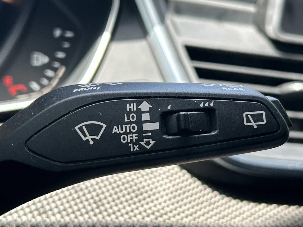 Used 2018 Audi SQ5 Prestige AWD/4WD image 35
