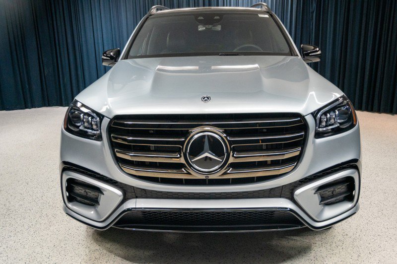 New 2026 Mercedes-Benz GLS 450 4MATIC image 2