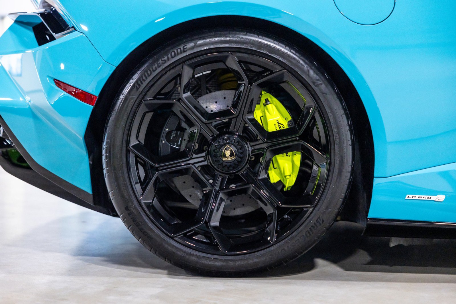 Used 2024 Lamborghini Huracan Tecnica RWD image 26
