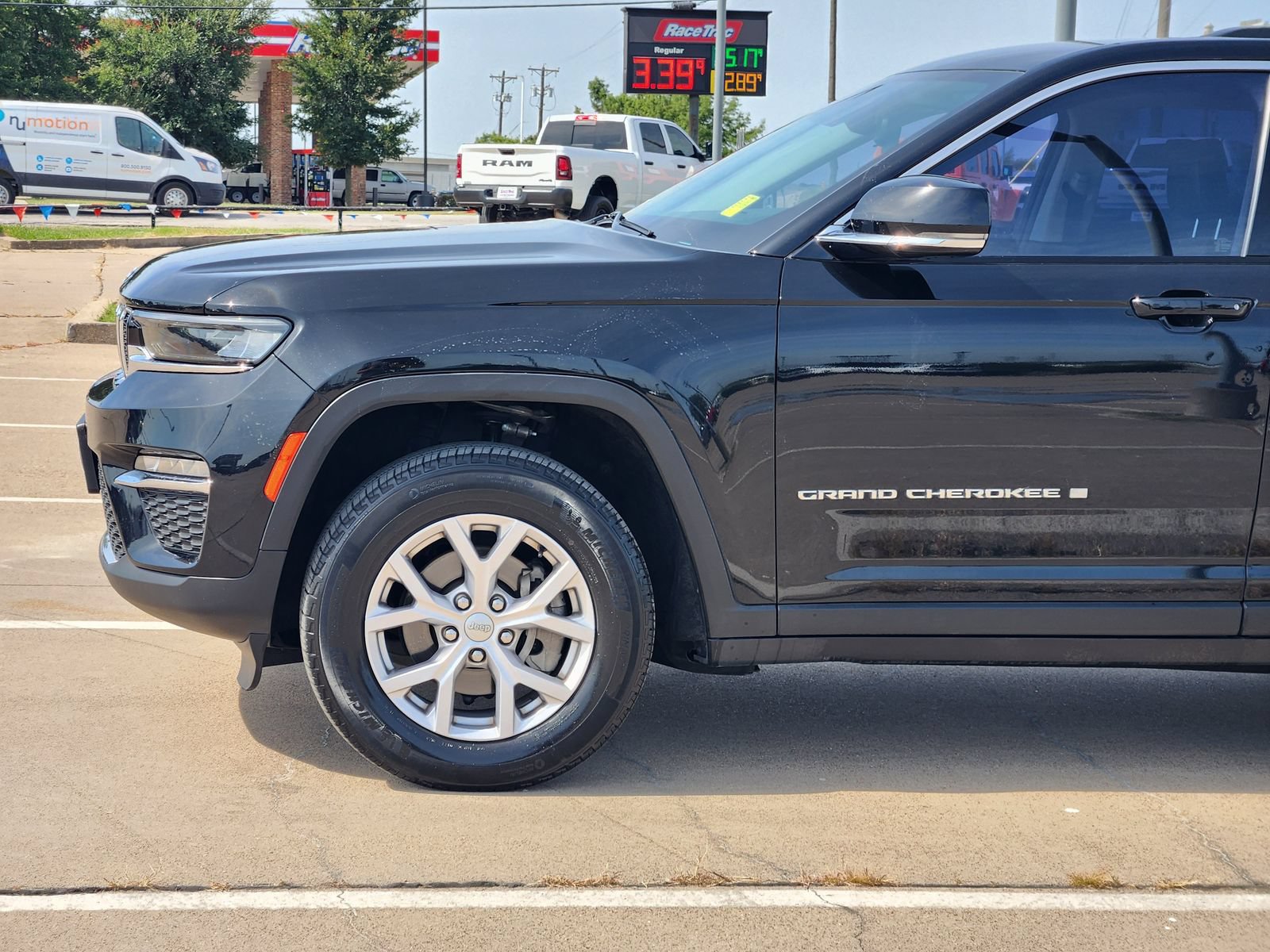 Used 2022 Jeep Grand Cherokee Limited RWD image 10