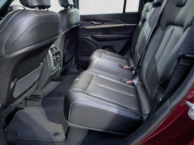 New 2025 Jeep Grand Cherokee Limited w/ Black Appearance Package image 17