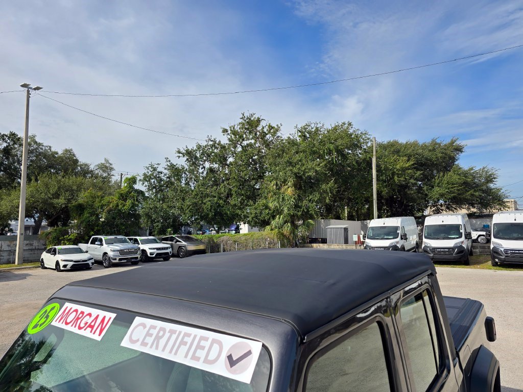 Used 2025 Jeep Gladiator Sport AWD/4WD image 12
