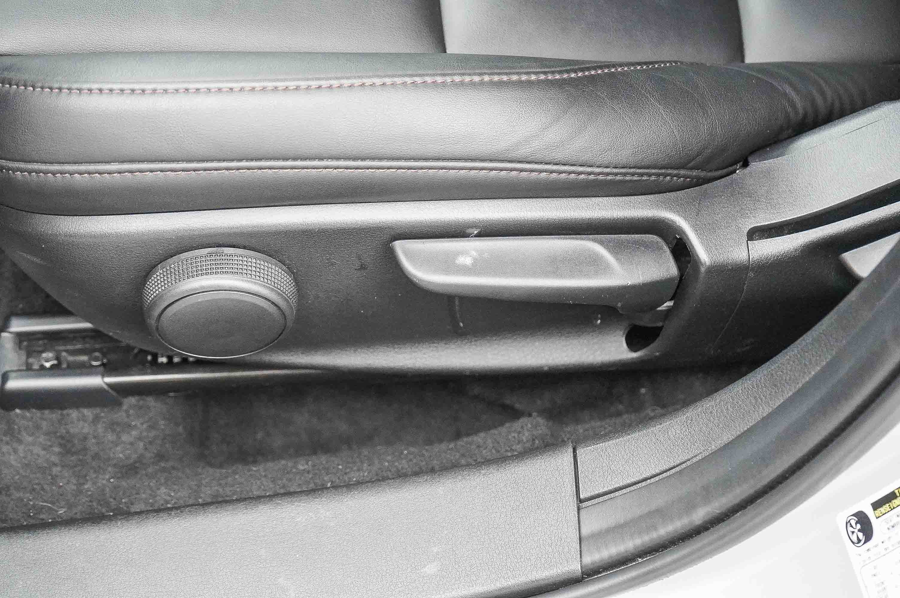 Used 2023 MAZDA MAZDA3 s image 21