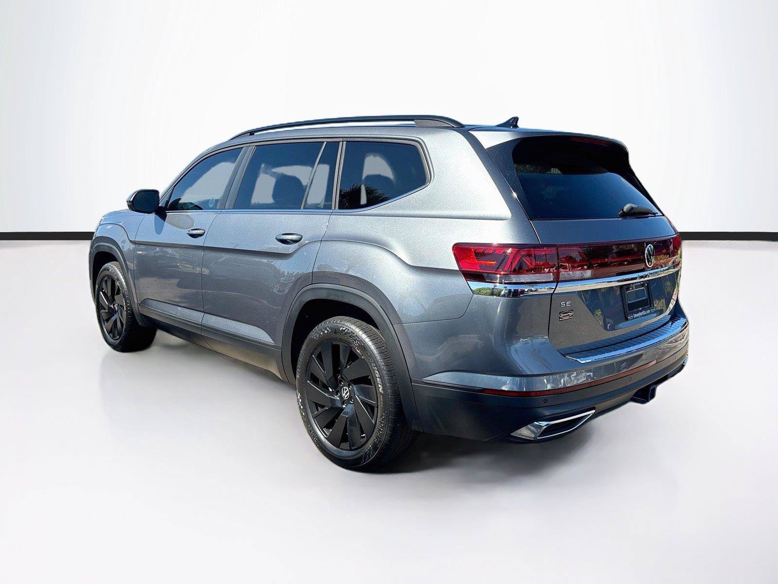 Used 2024 Volkswagen Atlas SE FWD image 5