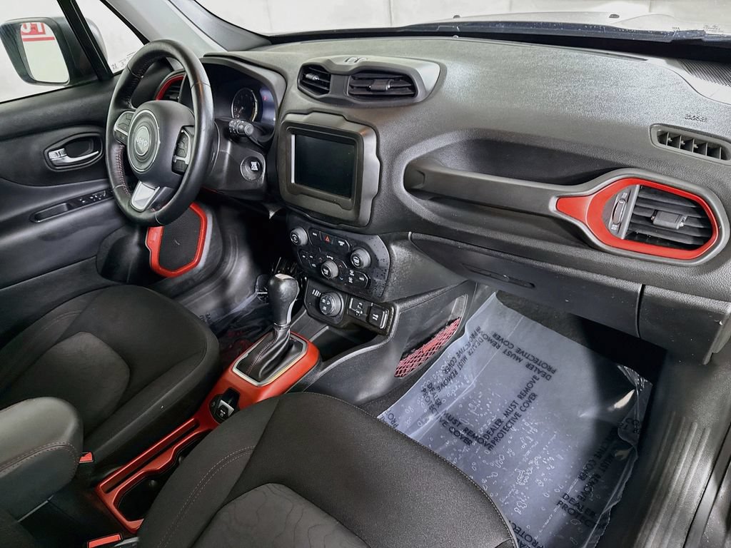 Used 2019 Jeep Renegade Trailhawk w/ Cold Weather Group II AWD/4WD image 30