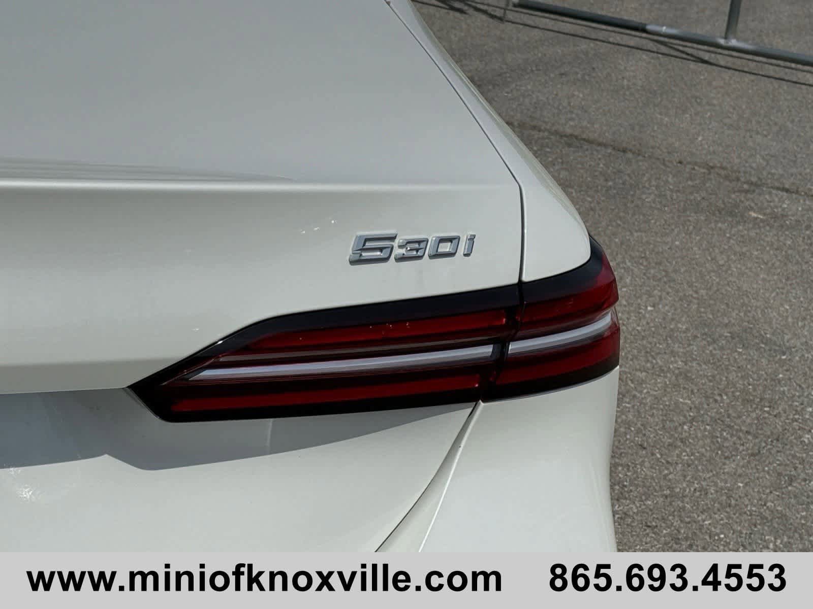 Used 2025 BMW 530i xDrive AWD/4WD image 10