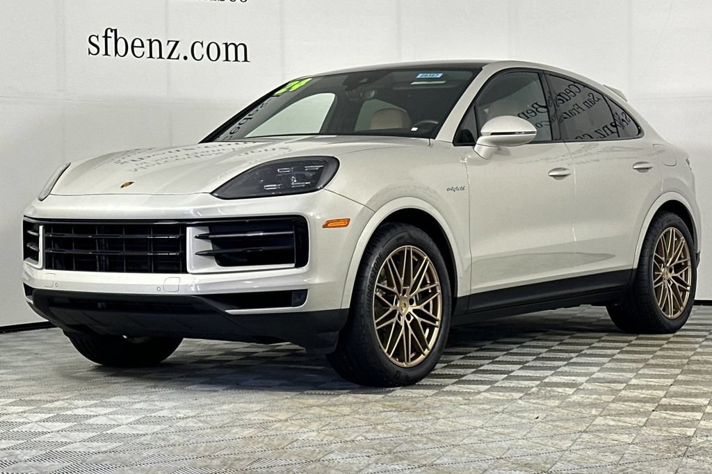 Used 2024 Porsche Cayenne Coupe AWD/4WD image 8