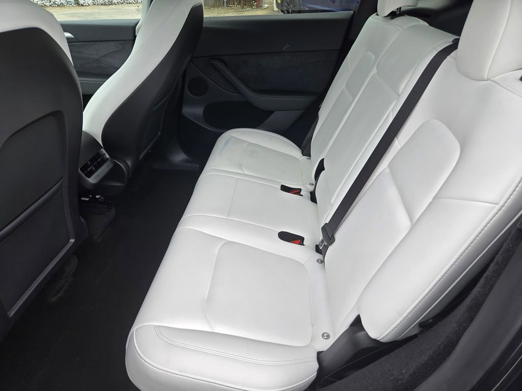 Used 2023 Tesla Model Y 2WD image 12