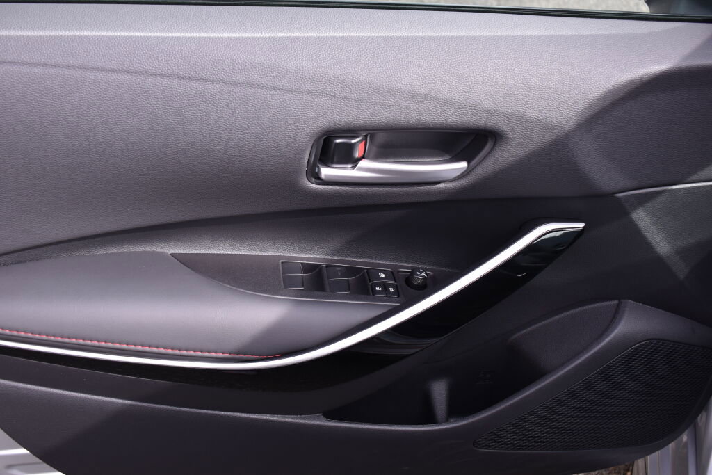 Certified 2025 Toyota Corolla XSE image 17