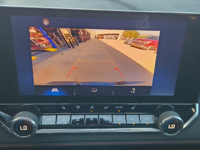Used 2023 Chevrolet Colorado Z71 w/ Z71 Convenience Package 2 AWD/4WD image 5