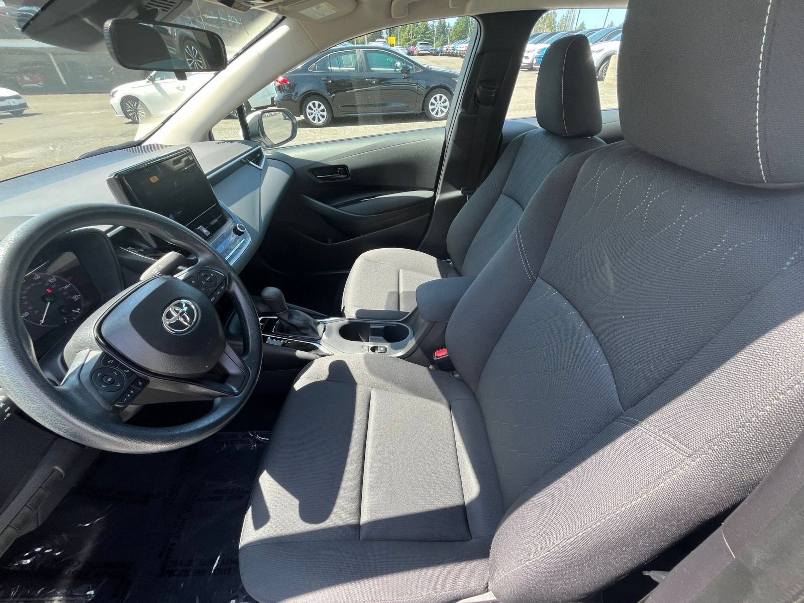 Used 2025 Toyota Corolla LE FWD image 27
