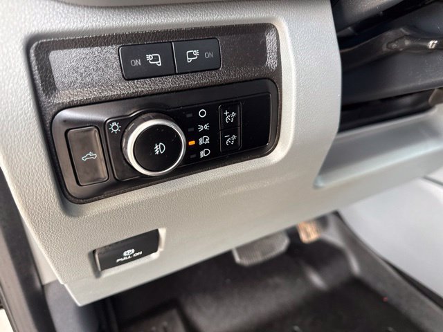Used 2024 Ford F350 4x4 Crew Cab DRW Super Duty image 16