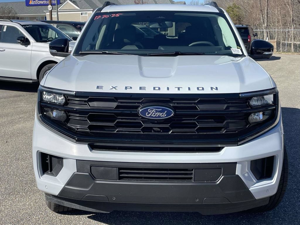 New 2026 Ford Expedition Active RWD image 8