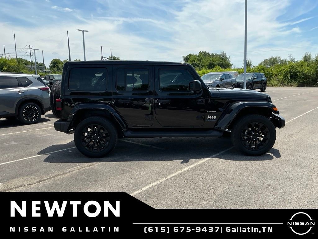 Used 2023 Jeep Wrangler Unlimited Sahara w/ Cold Weather Group AWD/4WD image 9