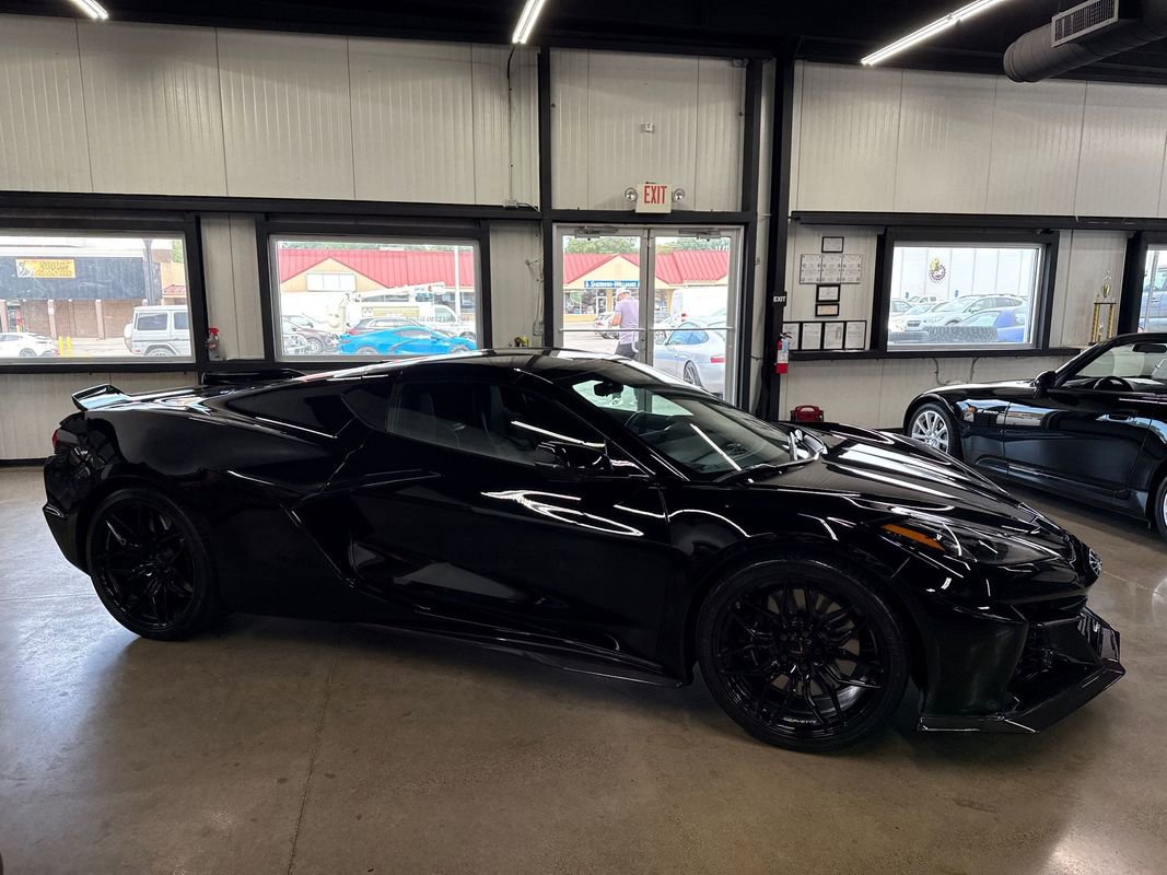 Used 2025 Chevrolet Corvette Z06 image 21