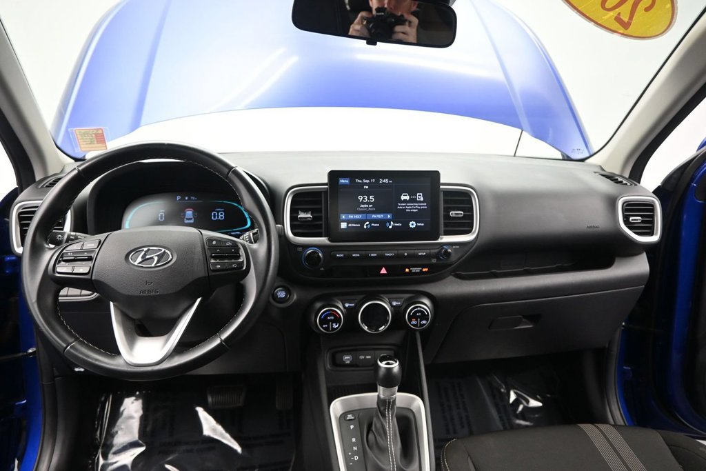 Used 2024 Hyundai Venue SEL FWD image 32