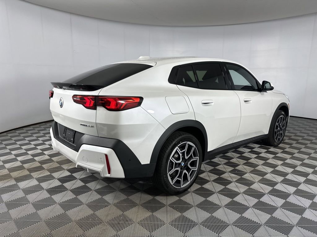 New 2026 BMW X2 xDrive28i AWD/4WD image 24