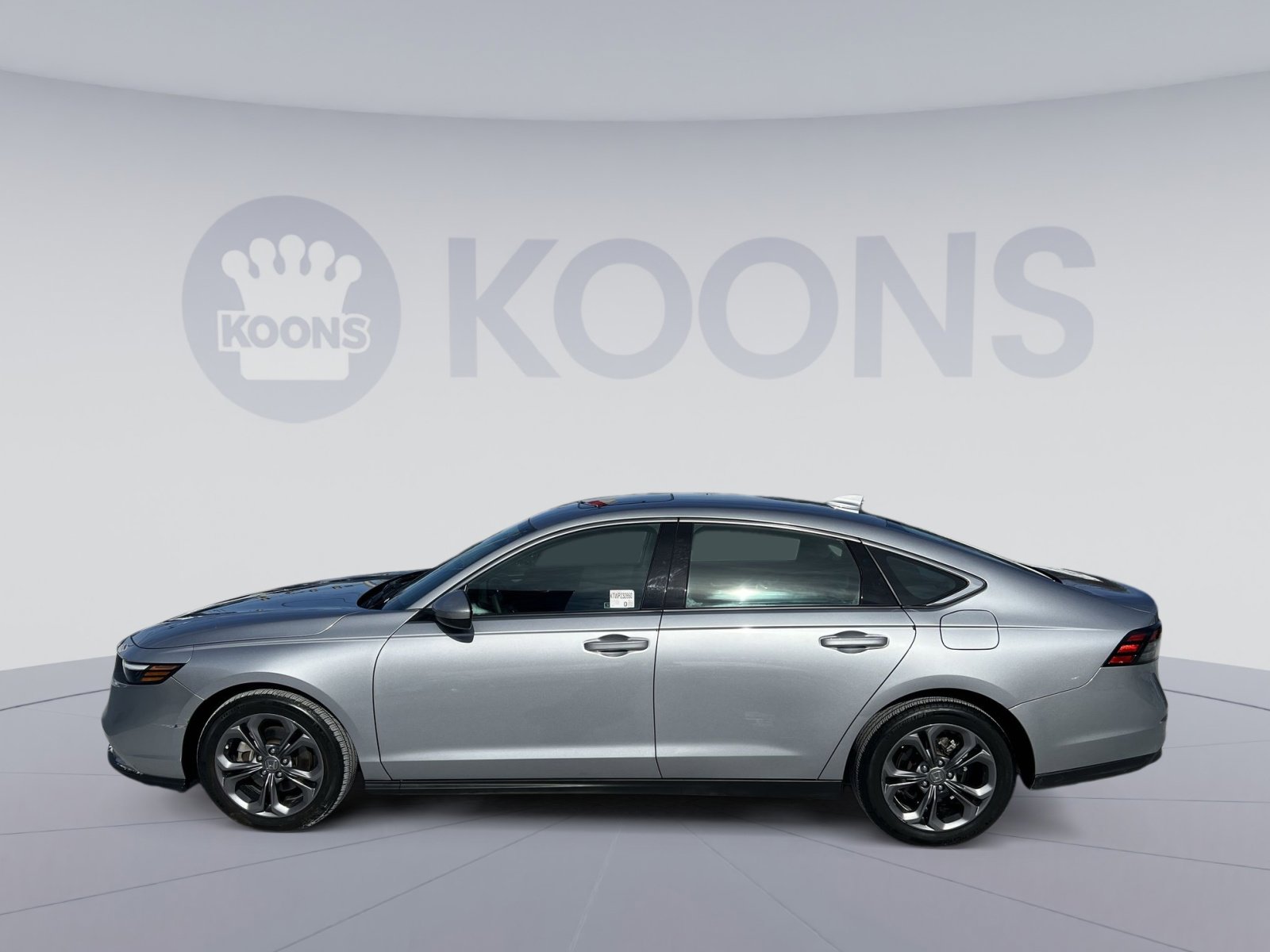 Used 2023 Honda Accord EX image 2