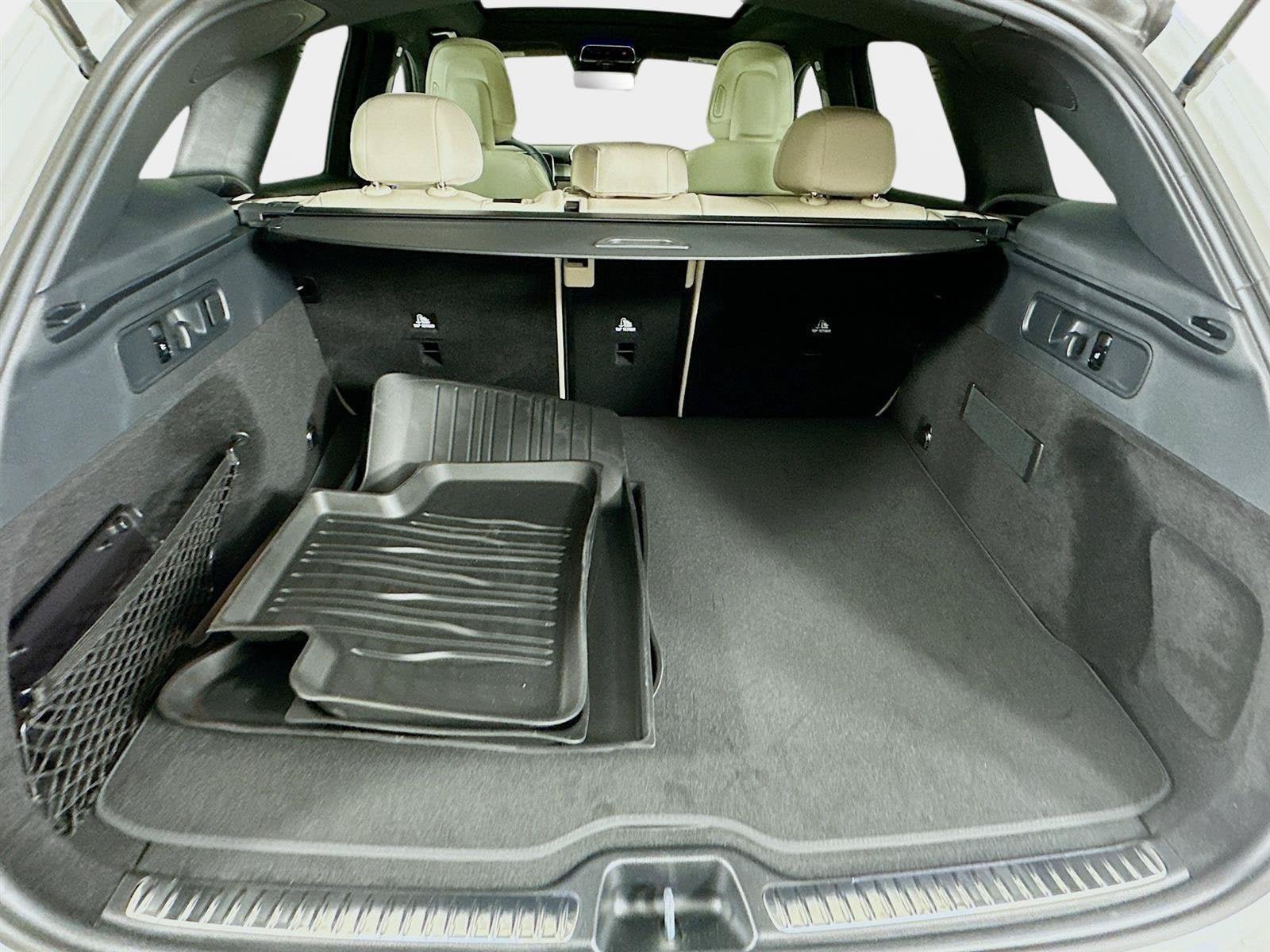 Used 2026 Mercedes-Benz GLC 300 4MATIC image 32