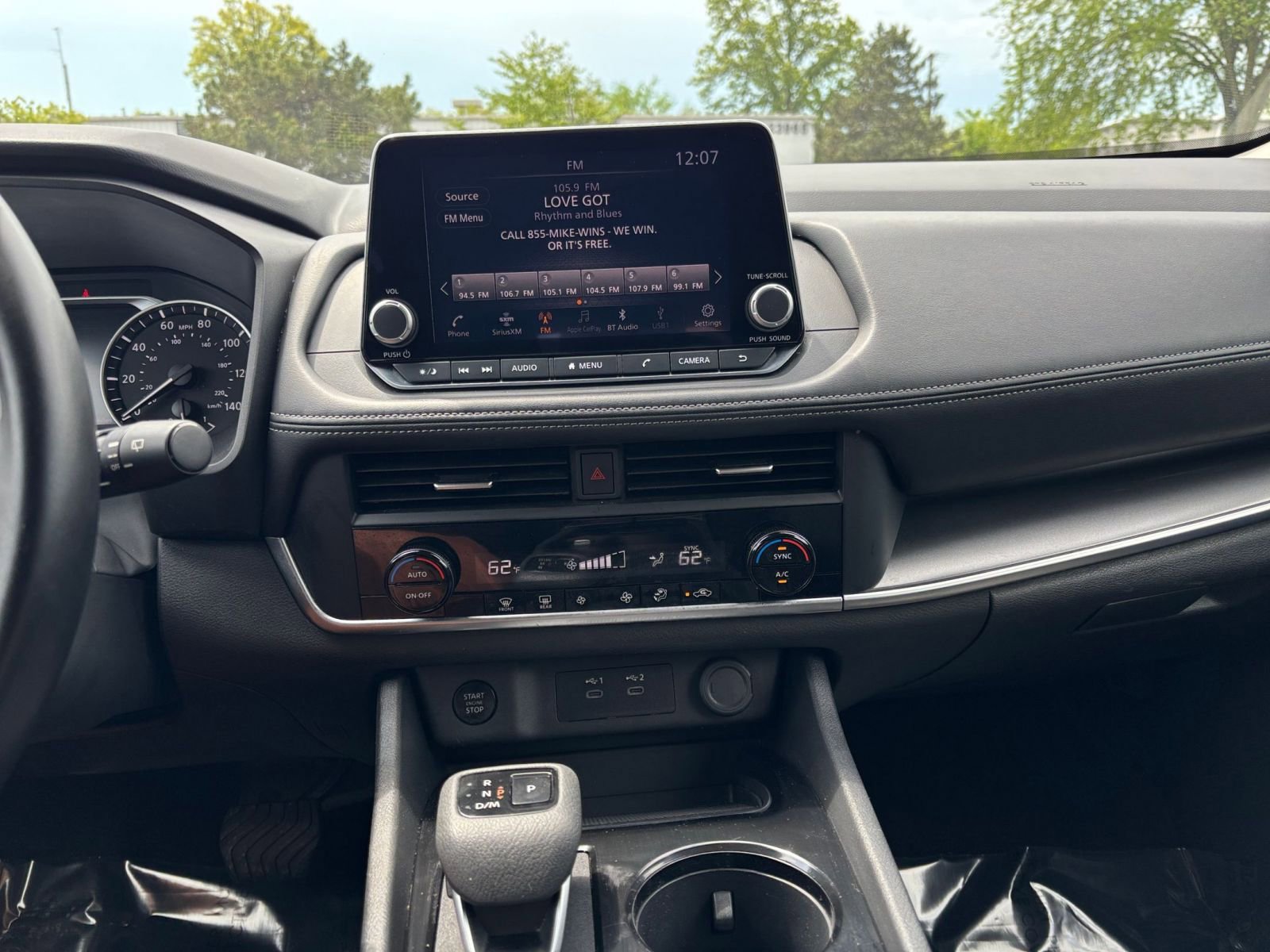 Used 2025 Nissan Rogue SV FWD image 17