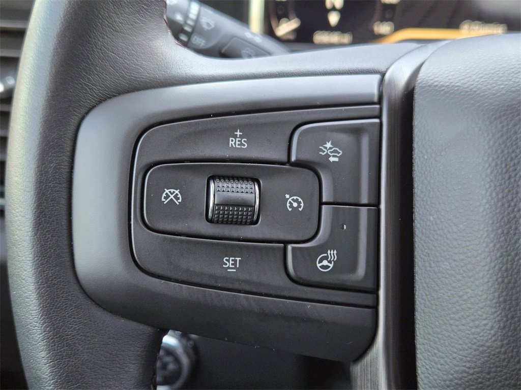 Used 2025 GMC Sierra 2500 AT4X image 28