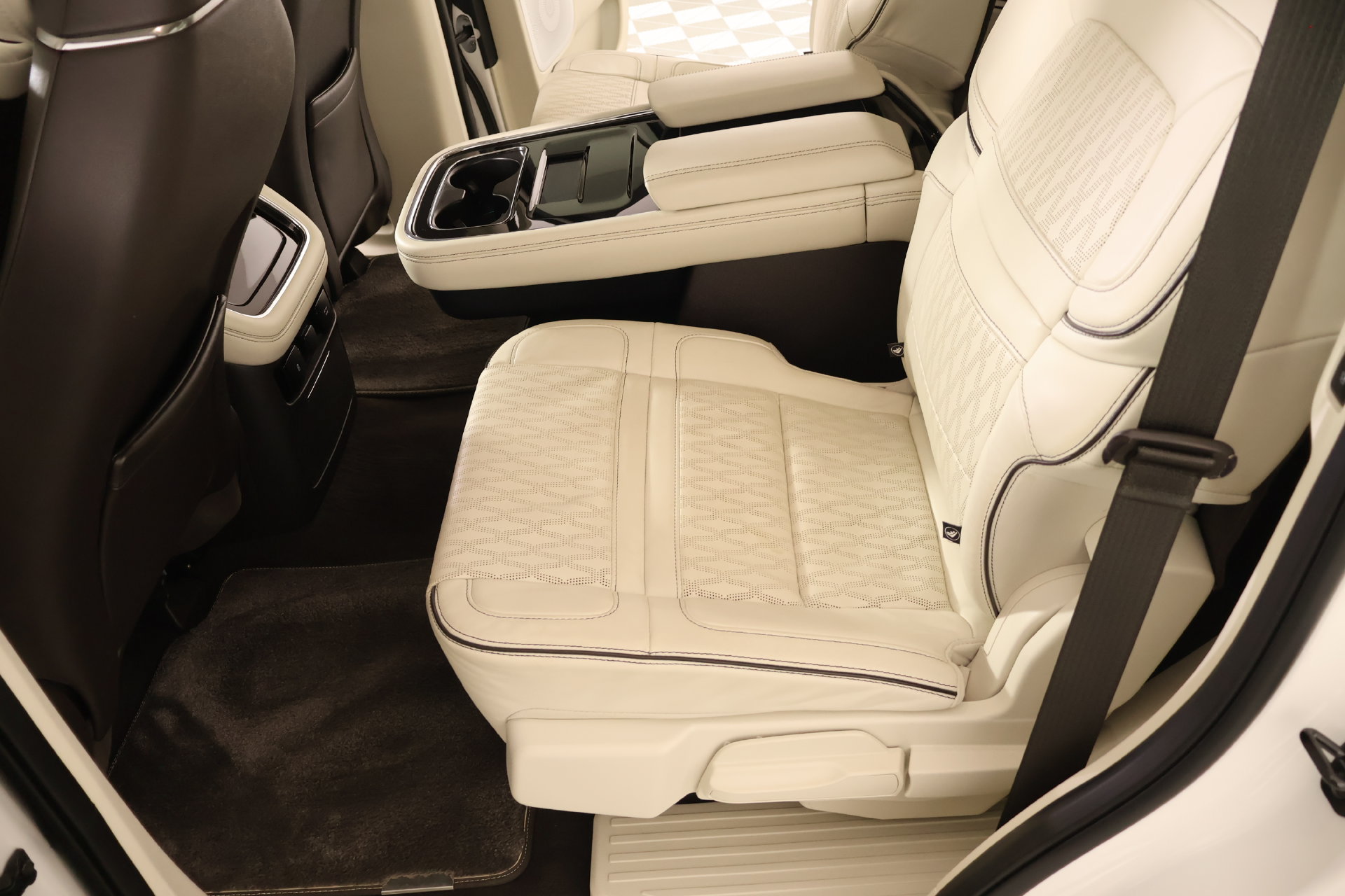 Used 2024 Lincoln Navigator Black Label AWD/4WD image 12