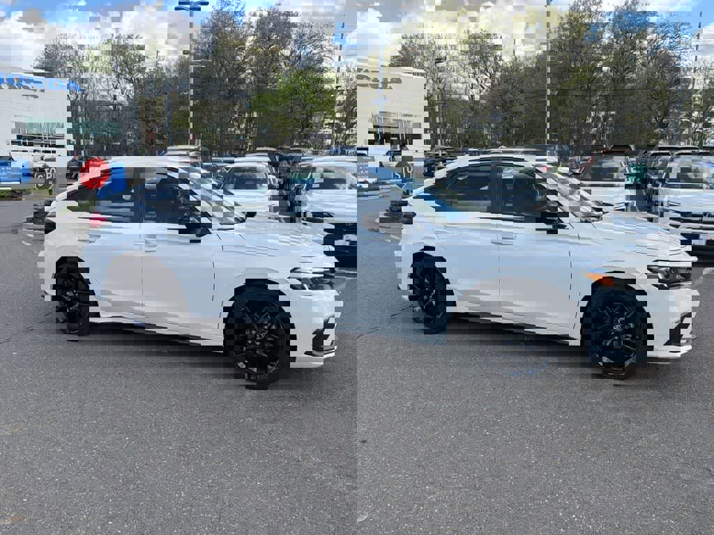 Used 2023 Honda Civic Sport image 13