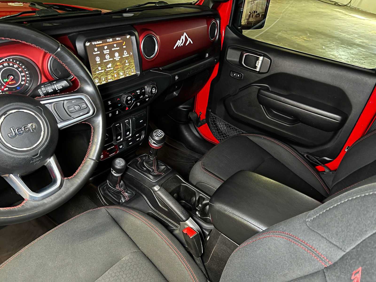 Used 2018 Jeep Wrangler Rubicon AWD/4WD image 35
