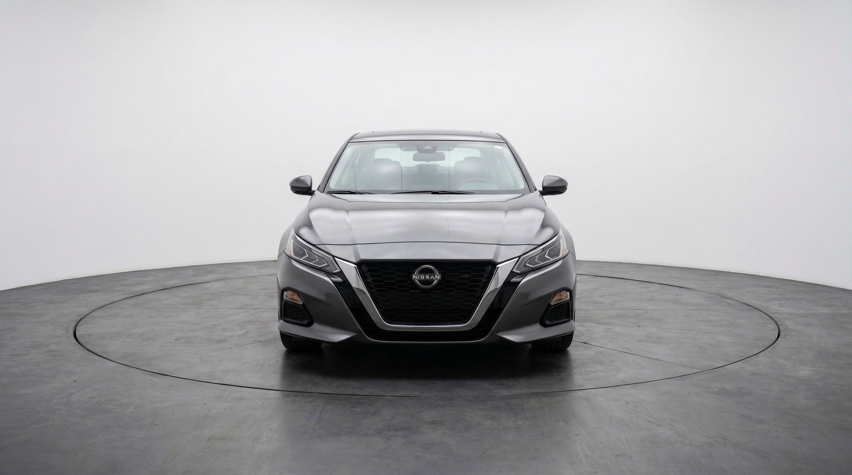 Used 2025 Nissan Altima 2.5 SV image 2