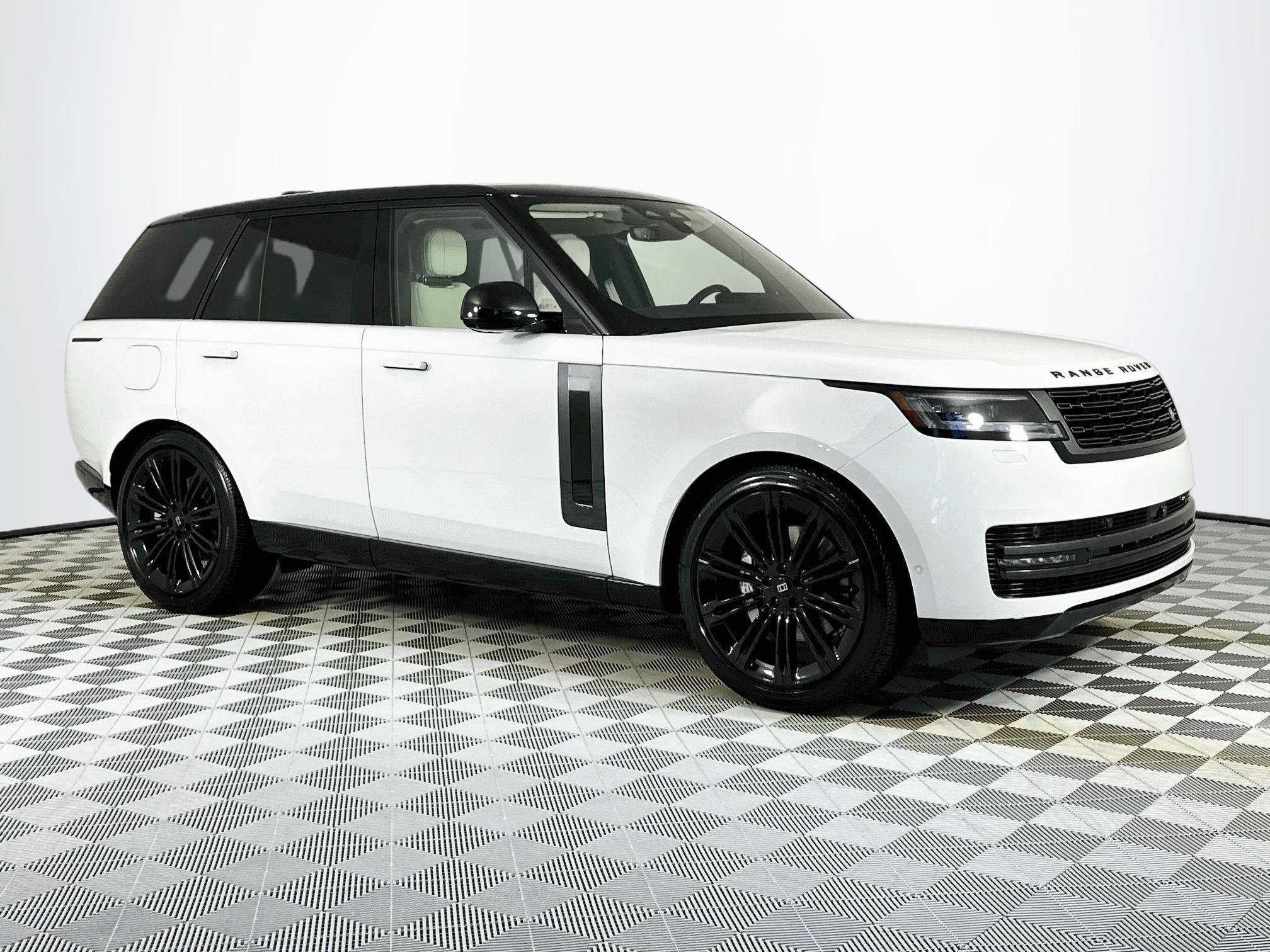 New 2027 Land Rover Range Rover SE AWD/4WD image 3
