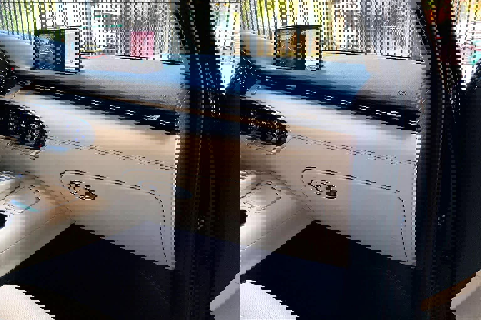 Used 2022 Genesis GV70 2.5T image 18