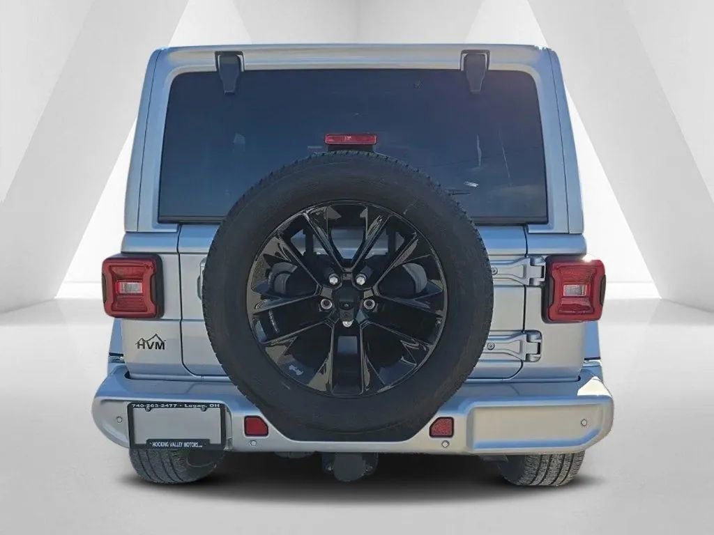 Used 2022 Jeep Wrangler Unlimited Sahara image 6