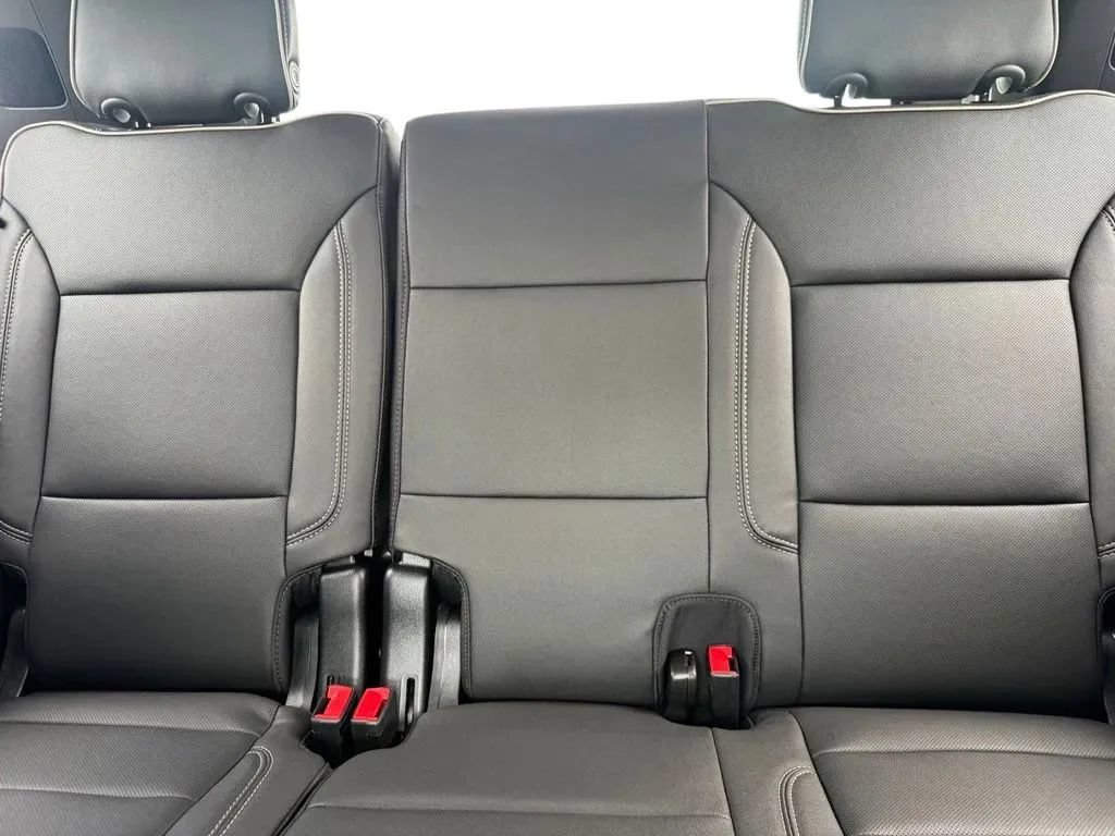 New 2026 GMC Yukon Elevation w/ Elevation Premium Package AWD/4WD image 19