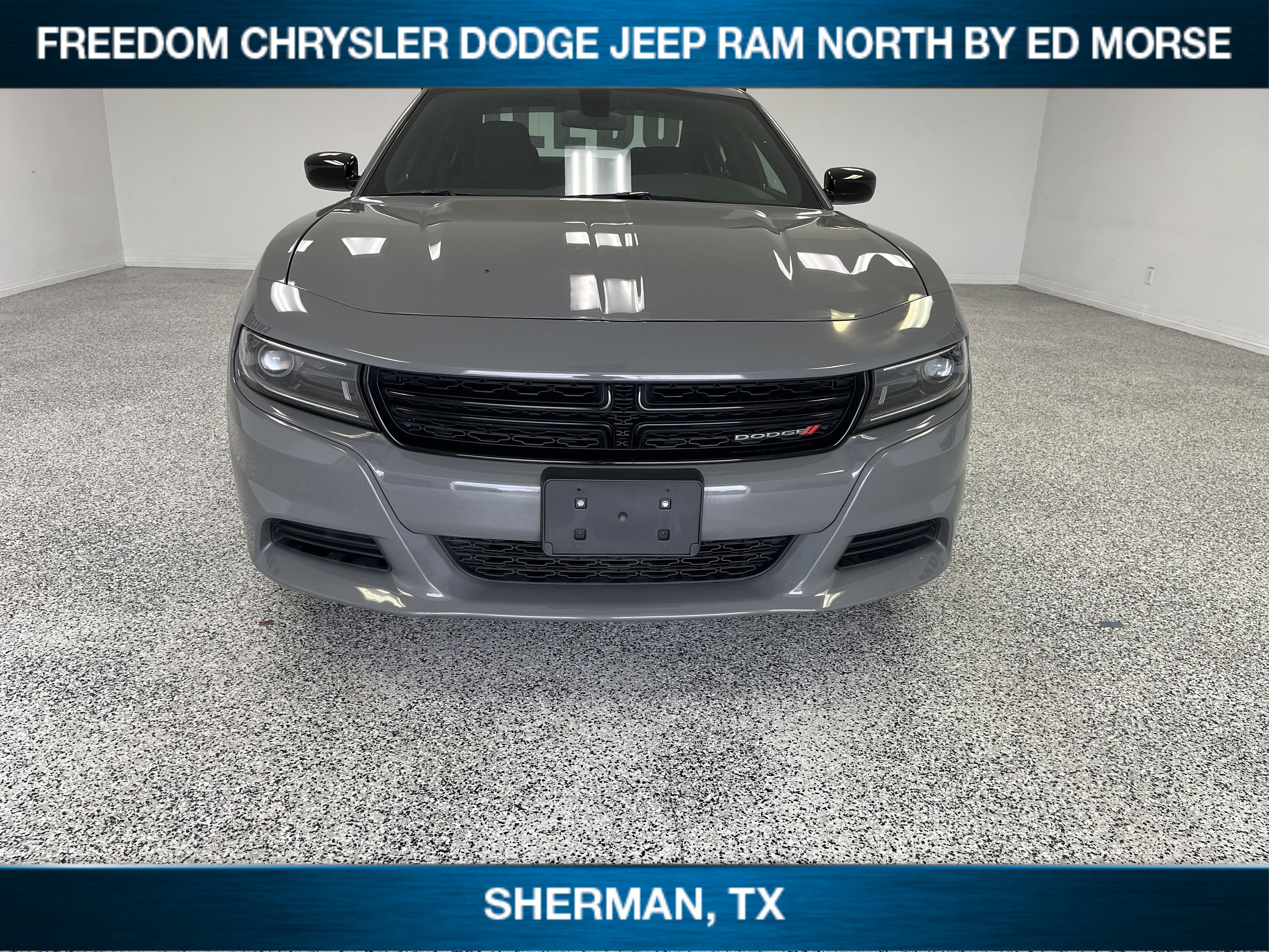 Used 2023 Dodge Charger SXT image 2