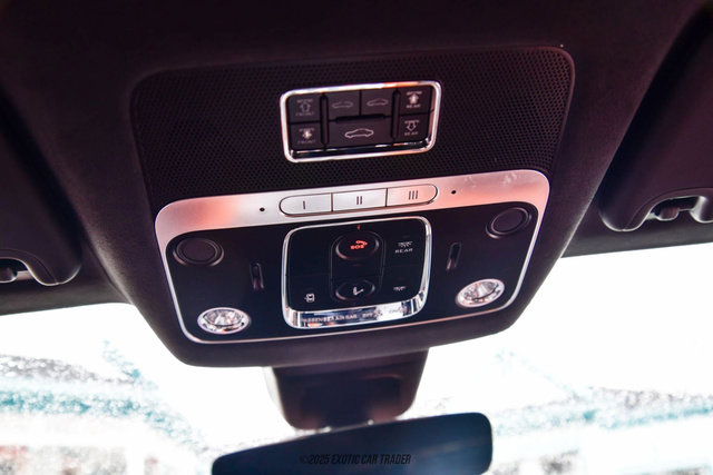 Used 2024 Bentley Flying Spur W12 image 37