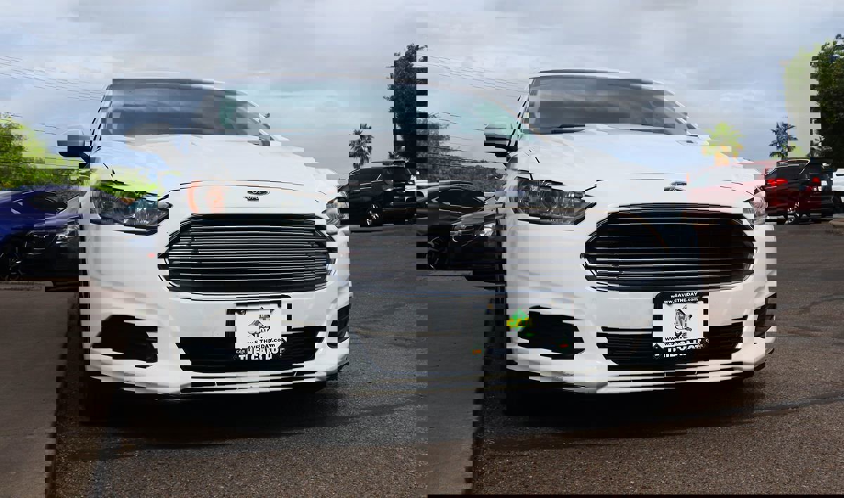 Used 2014 Ford Fusion S image 18